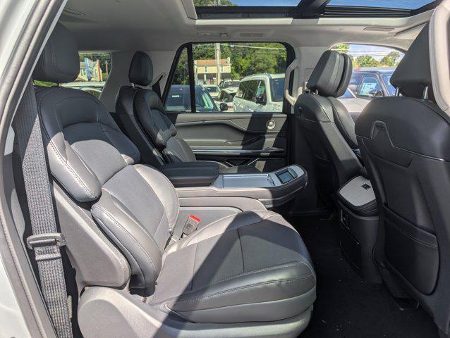 new 2025 Lincoln Navigator car, priced at $105,288