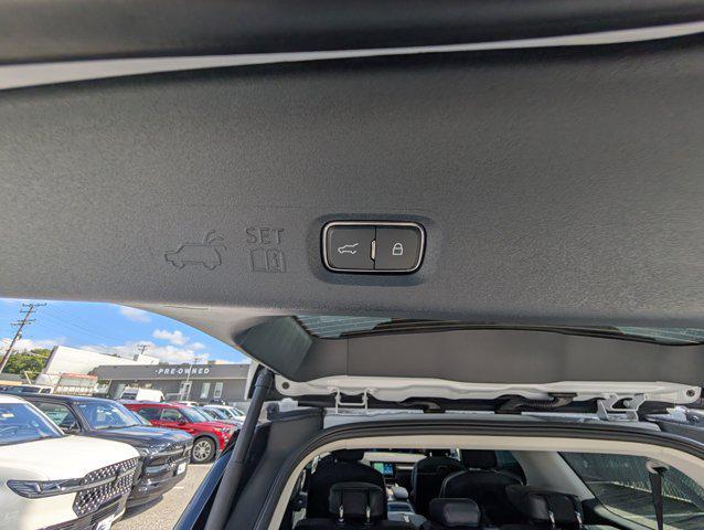 new 2025 Lincoln Navigator car, priced at $105,288