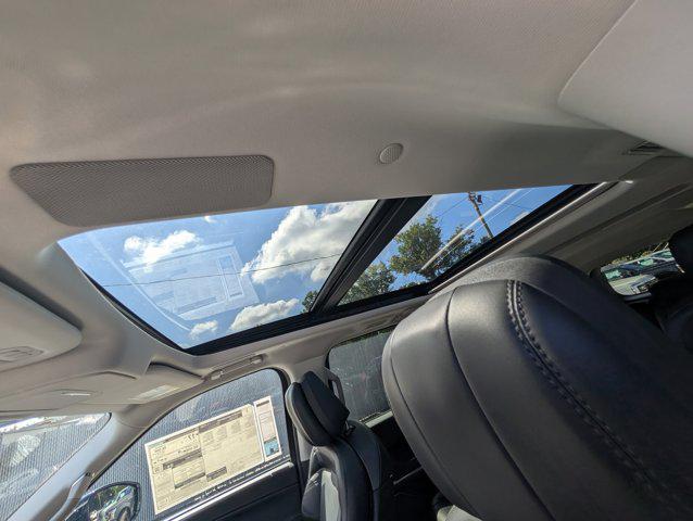 new 2025 Lincoln Navigator car, priced at $105,288