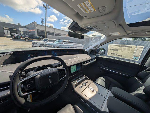 new 2025 Lincoln Navigator car, priced at $105,288