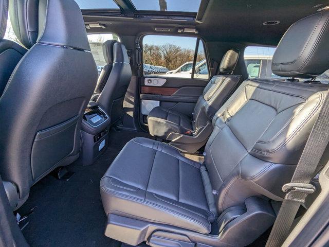 new 2024 Lincoln Navigator car, priced at $105,675