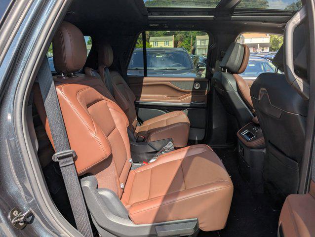 new 2025 Lincoln Navigator car, priced at $98,822