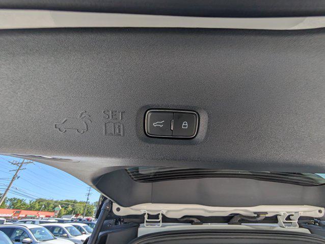 new 2025 Lincoln Navigator car, priced at $131,260