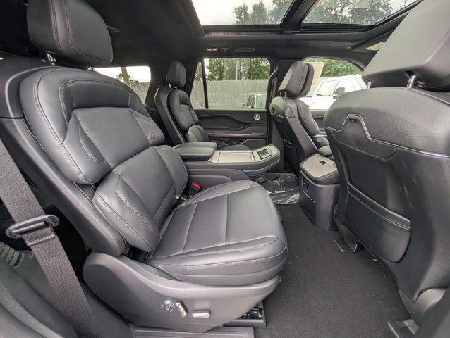 new 2025 Lincoln Navigator car, priced at $110,185