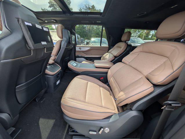 new 2025 Lincoln Navigator car, priced at $123,185
