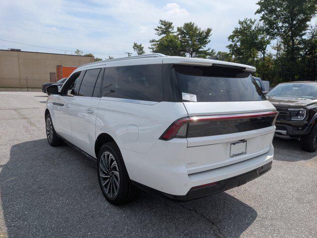 new 2025 Lincoln Navigator car, priced at $123,185