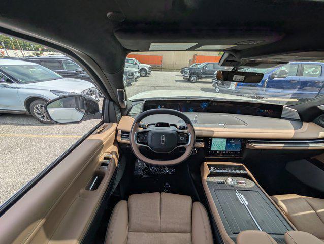 new 2025 Lincoln Navigator car, priced at $123,185