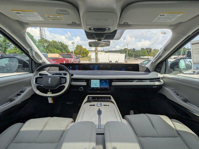 new 2025 Lincoln Navigator car, priced at $102,182