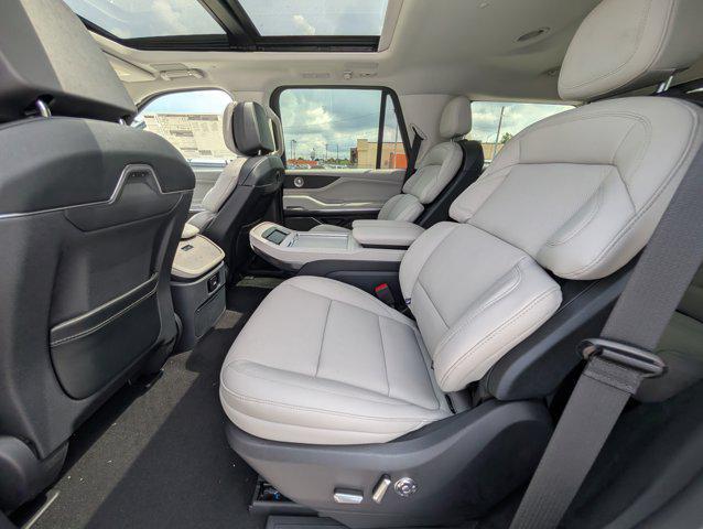 new 2025 Lincoln Navigator car, priced at $102,182