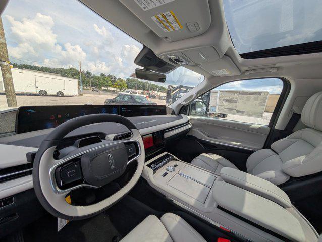 new 2025 Lincoln Navigator car, priced at $102,182