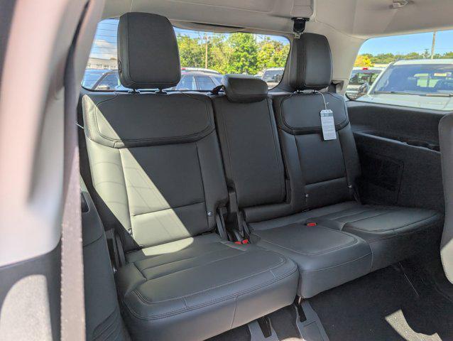 new 2025 Ford Expedition car, priced at $67,920