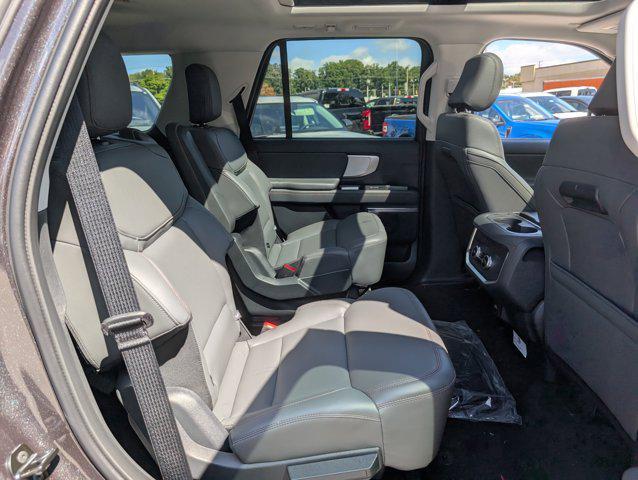 new 2025 Ford Expedition car, priced at $67,920