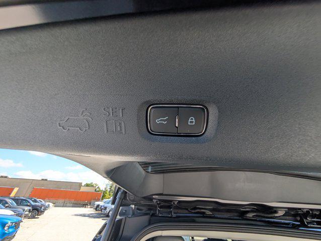 new 2025 Ford Expedition car, priced at $67,920