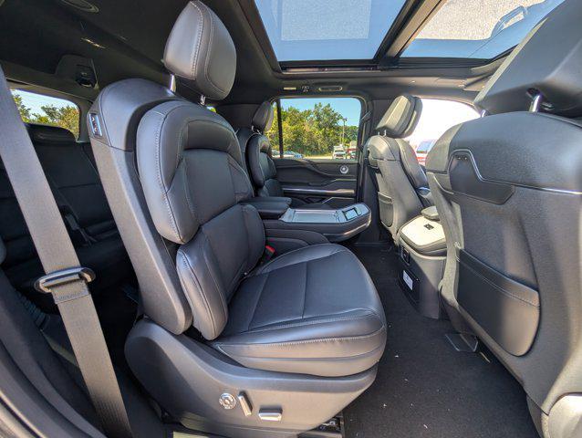 new 2025 Lincoln Navigator car, priced at $105,778