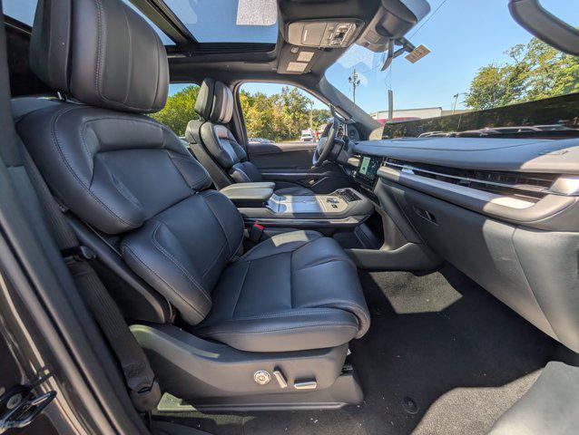 new 2025 Lincoln Navigator car, priced at $105,778