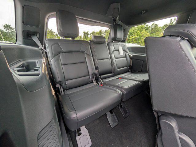 new 2025 Lincoln Navigator car, priced at $101,462