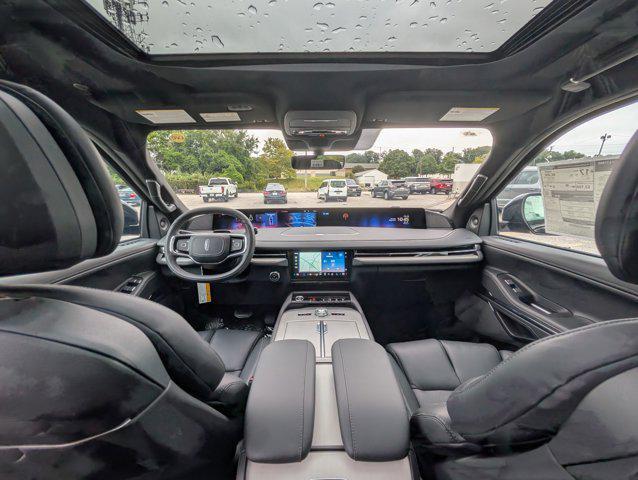 new 2025 Lincoln Navigator car, priced at $101,462