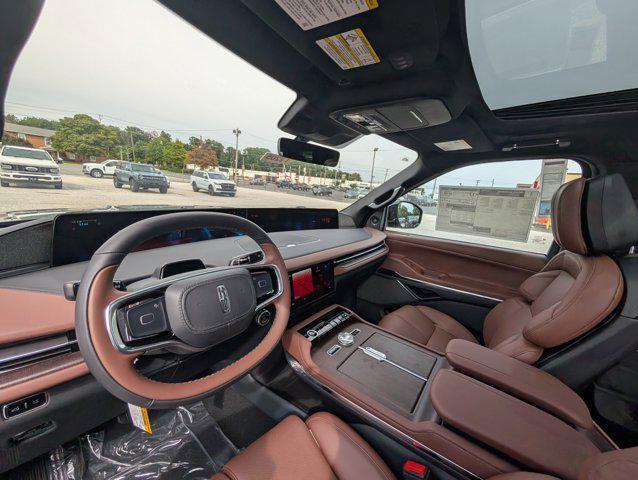 new 2025 Lincoln Navigator car, priced at $98,486