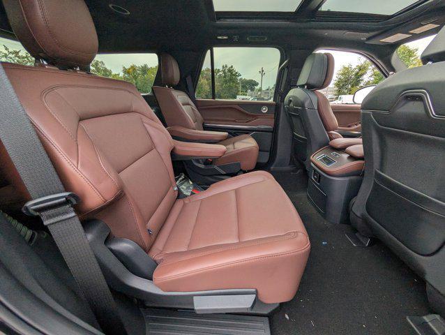 new 2025 Lincoln Navigator car, priced at $98,486