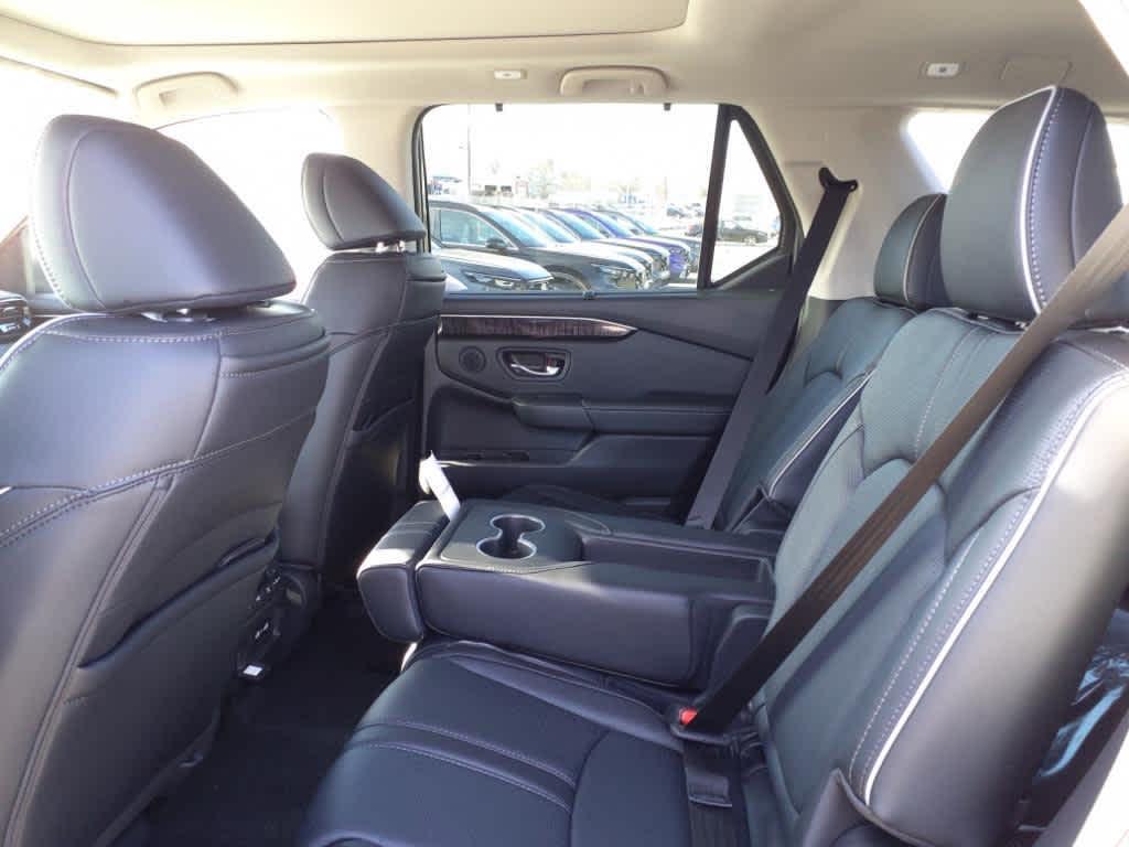 new 2025 Honda Pilot car, priced at $54,575