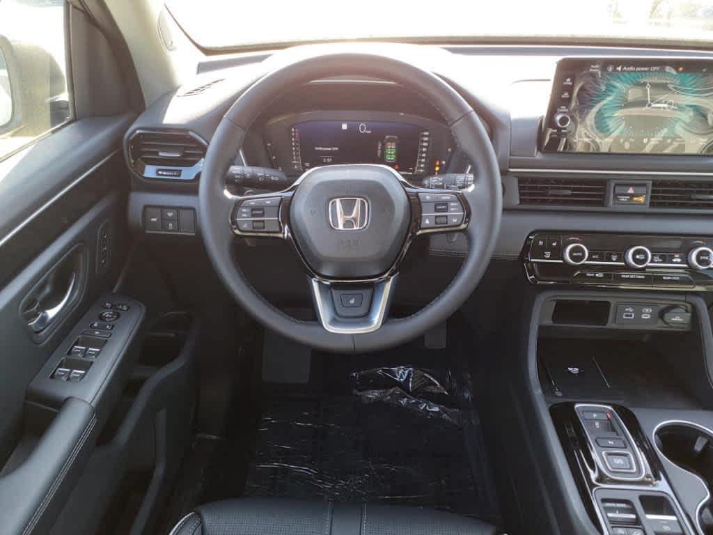 new 2025 Honda Pilot car, priced at $54,575
