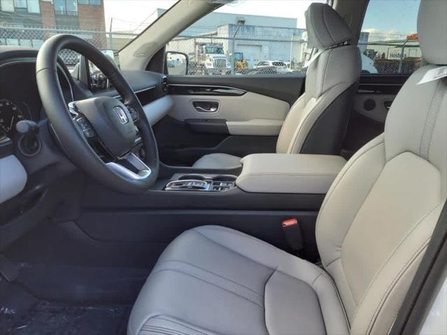 new 2025 Honda Pilot car, priced at $51,505