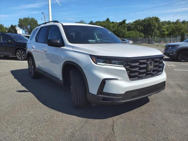 new 2025 Honda Pilot car, priced at $44,205