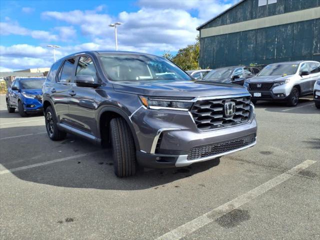 new 2025 Honda Pilot car, priced at $49,625