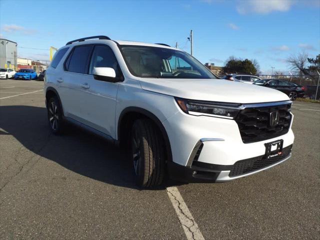 new 2025 Honda Pilot car, priced at $51,450