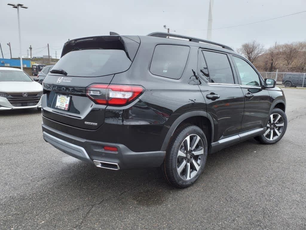 new 2025 Honda Pilot car, priced at $51,095
