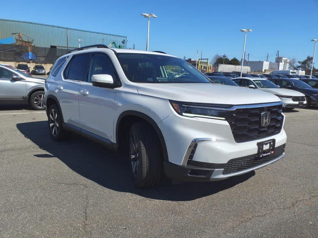 new 2025 Honda Pilot car, priced at $55,760