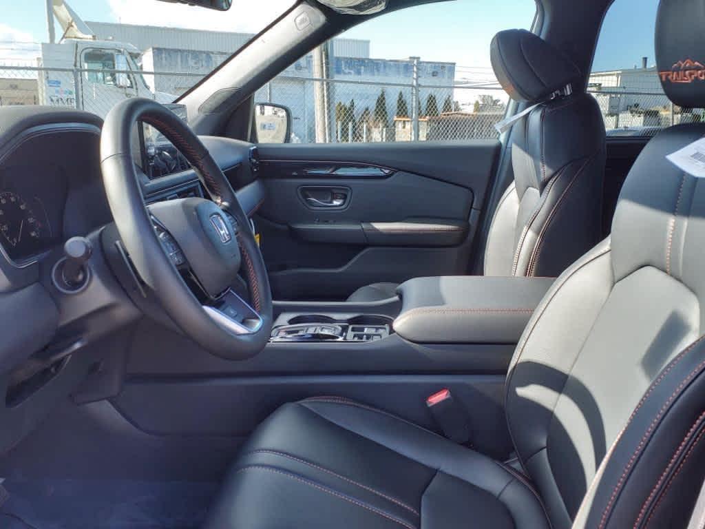 new 2025 Honda Pilot car, priced at $51,350