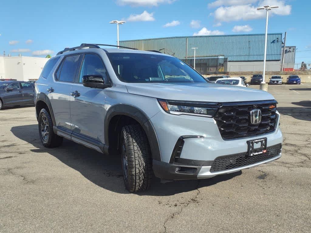 new 2025 Honda Pilot car, priced at $51,350