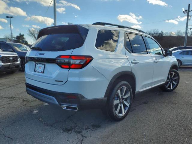 new 2025 Honda Pilot car, priced at $51,450