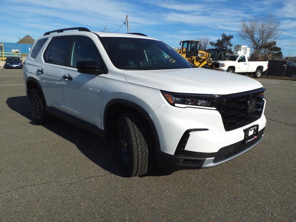 new 2025 Honda Pilot car, priced at $51,350
