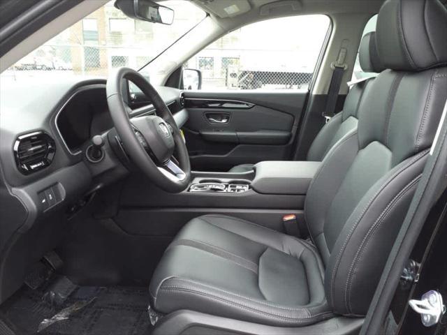 new 2025 Honda Pilot car, priced at $51,050