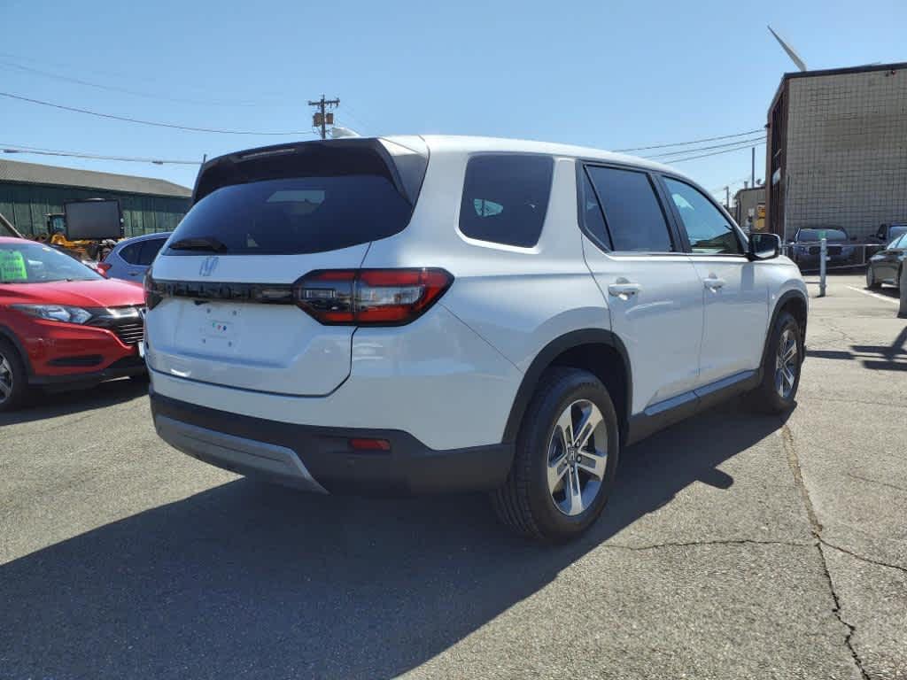 new 2025 Honda Pilot car, priced at $47,550