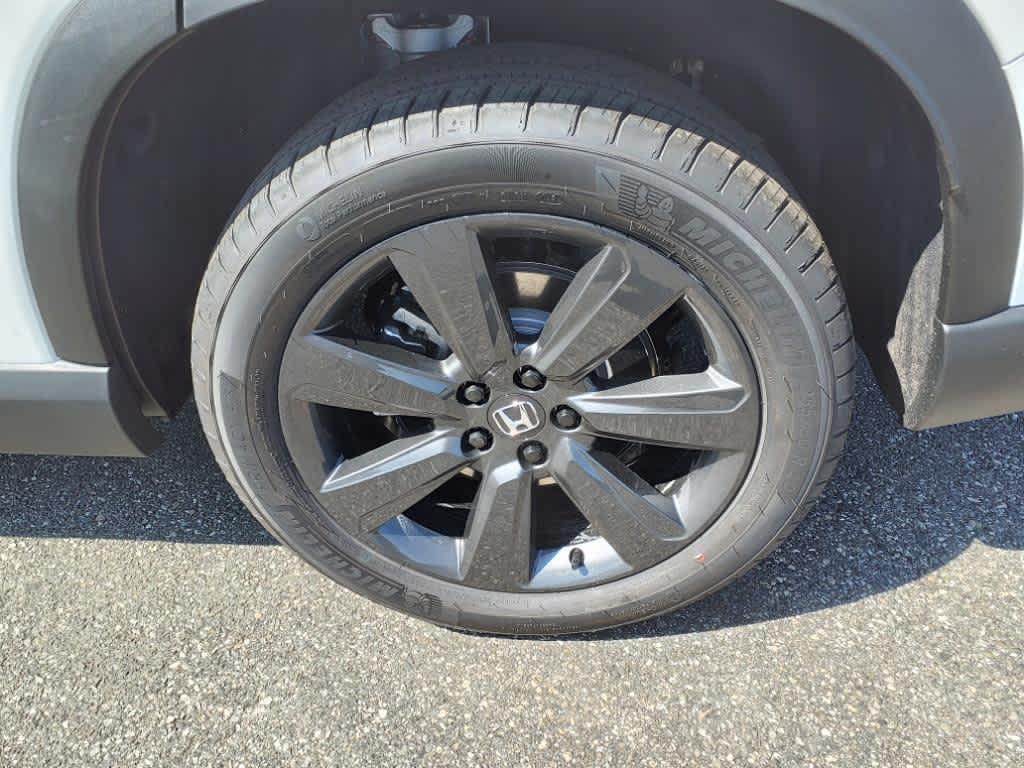 new 2025 Honda Pilot car, priced at $44,250