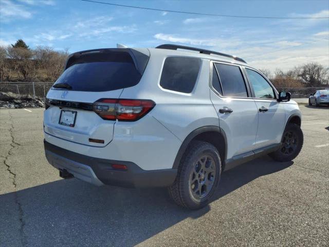 new 2025 Honda Pilot car, priced at $51,250