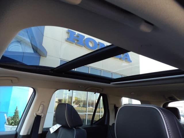 new 2025 Honda Pilot car, priced at $54,985