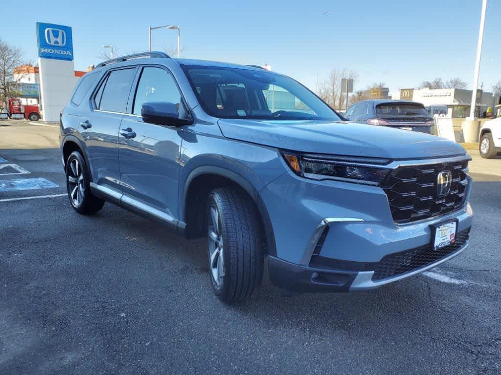 new 2025 Honda Pilot car, priced at $54,985