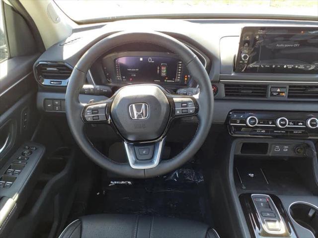 new 2025 Honda Pilot car, priced at $54,985