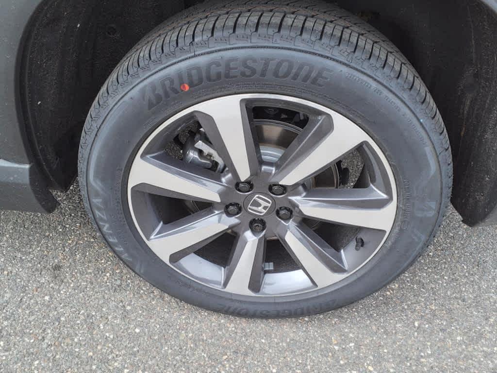 new 2025 Honda Pilot car, priced at $55,305