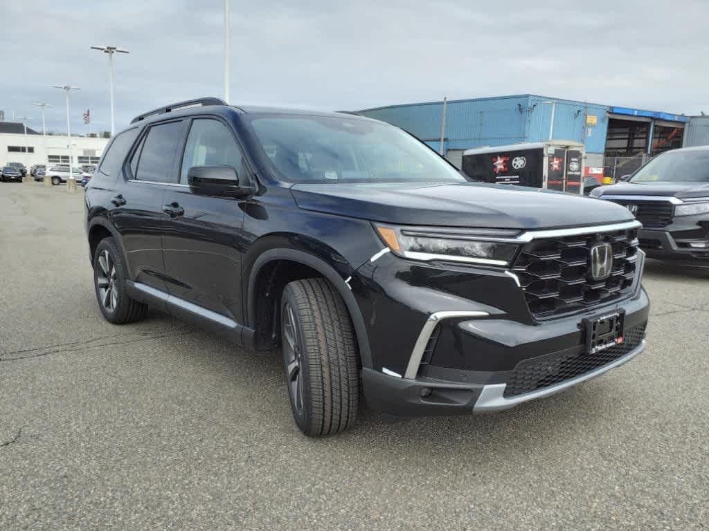 new 2025 Honda Pilot car, priced at $56,250