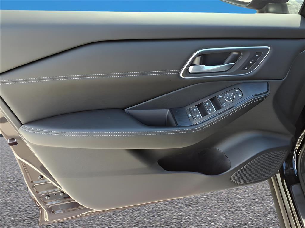 new 2025 Nissan Rogue car, priced at $42,384