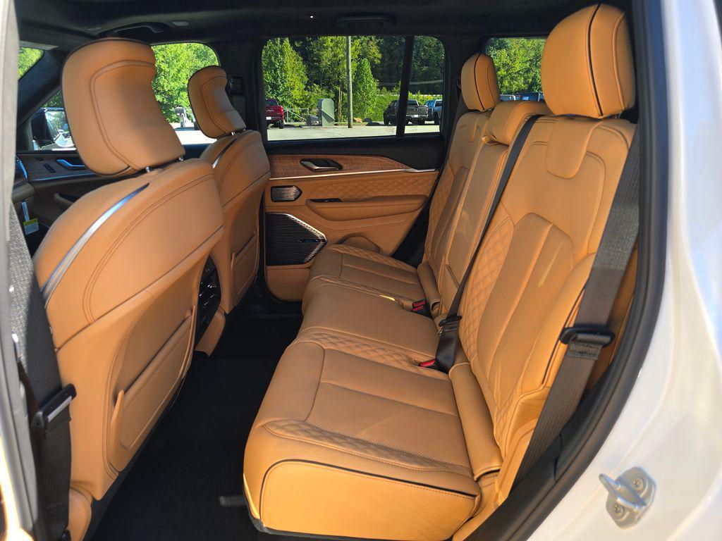 new 2025 Jeep Grand Cherokee car, priced at $61,926