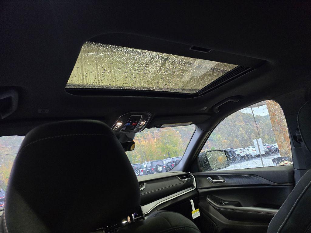 new 2025 Jeep Grand Cherokee L car, priced at $38,316