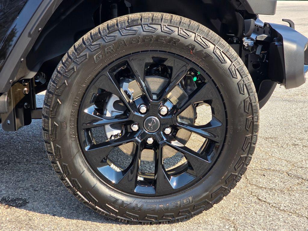 new 2025 Jeep Gladiator car, priced at $39,406