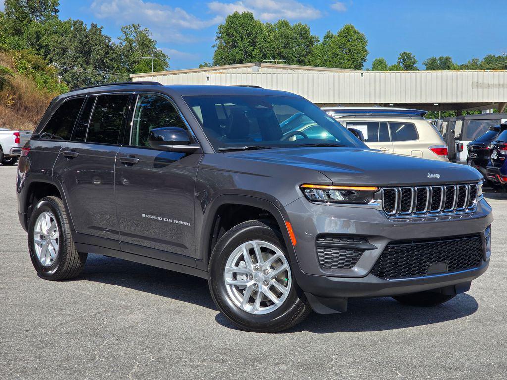 new 2025 Jeep Grand Cherokee car, priced at $34,975
