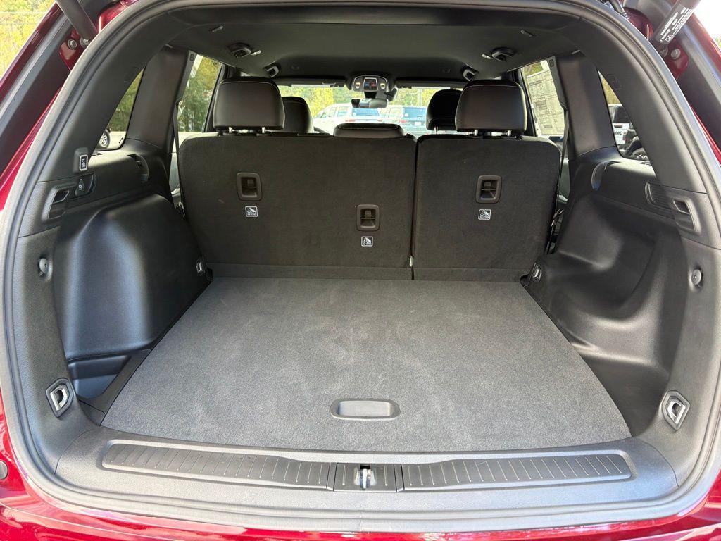 new 2025 Jeep Grand Cherokee car, priced at $42,400